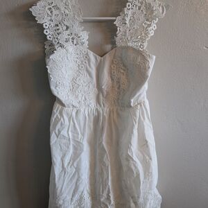 White Lace Sleeveless Dress